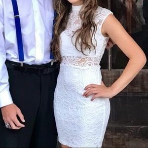 WHITE LACE BODYCON DRESS